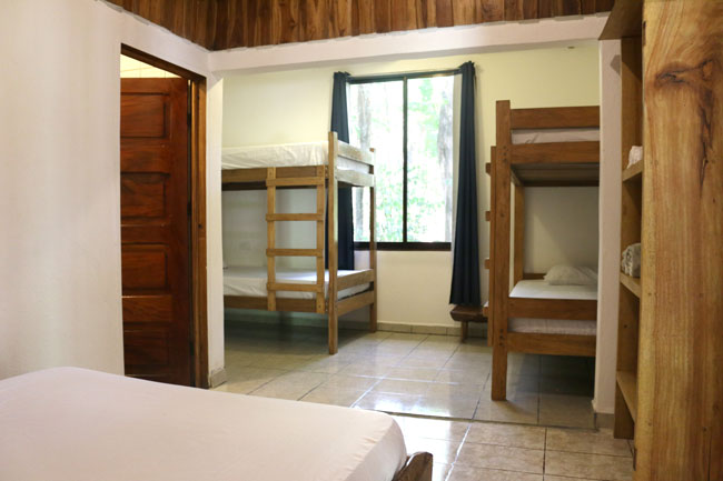 hostel-room-6er